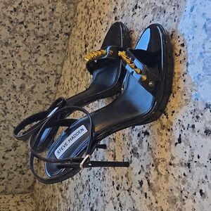 Steve Madden Wafer Heels With Gold Stud Accents